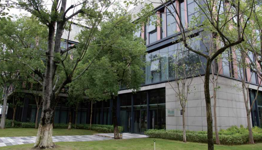 THE PLATFORM FOR DRUG-LIKE PROPERTIES AND DRUG SAFETY EVALUATION AND ASSESSMENT